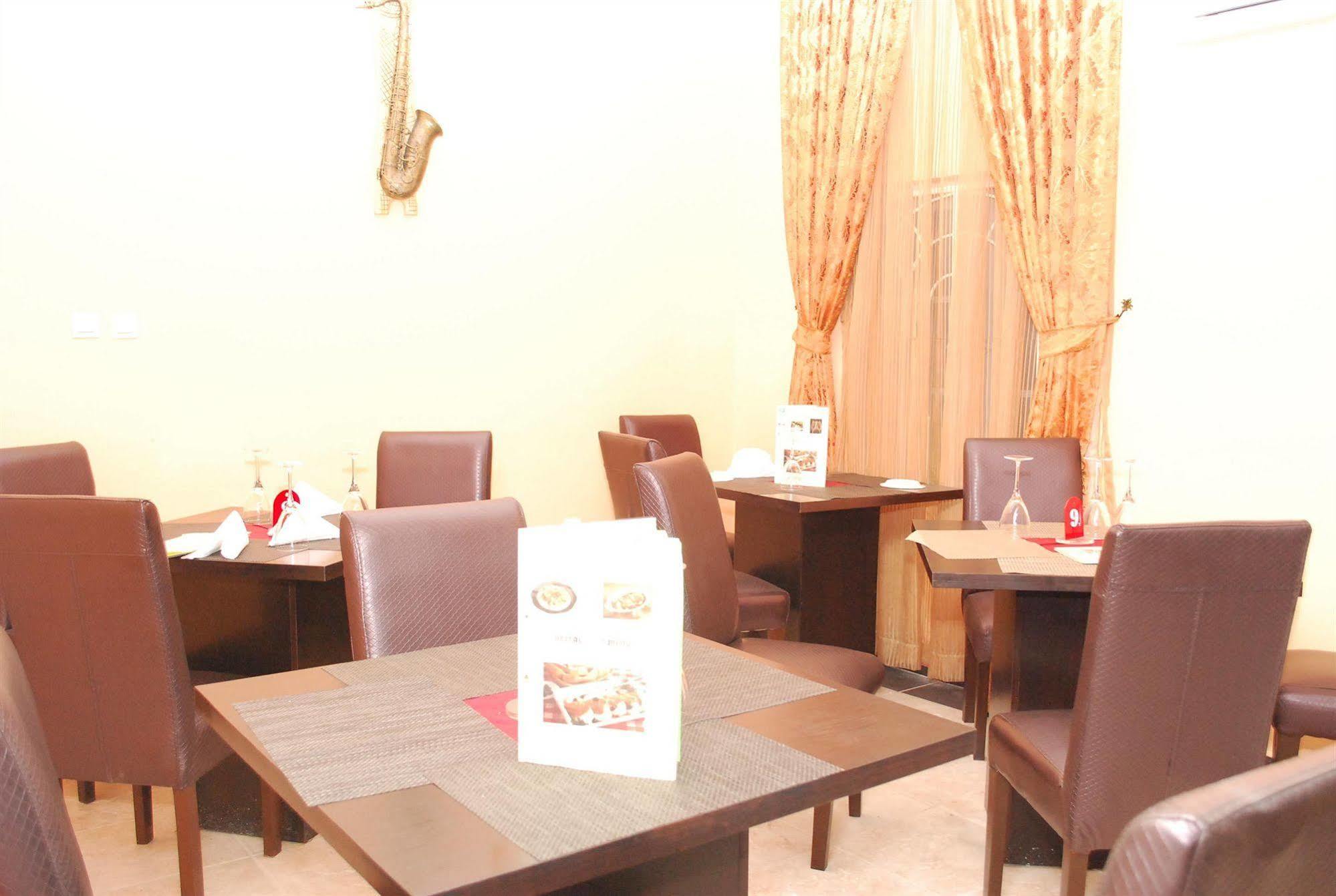 Hemas Hotel Abuja Exterior foto